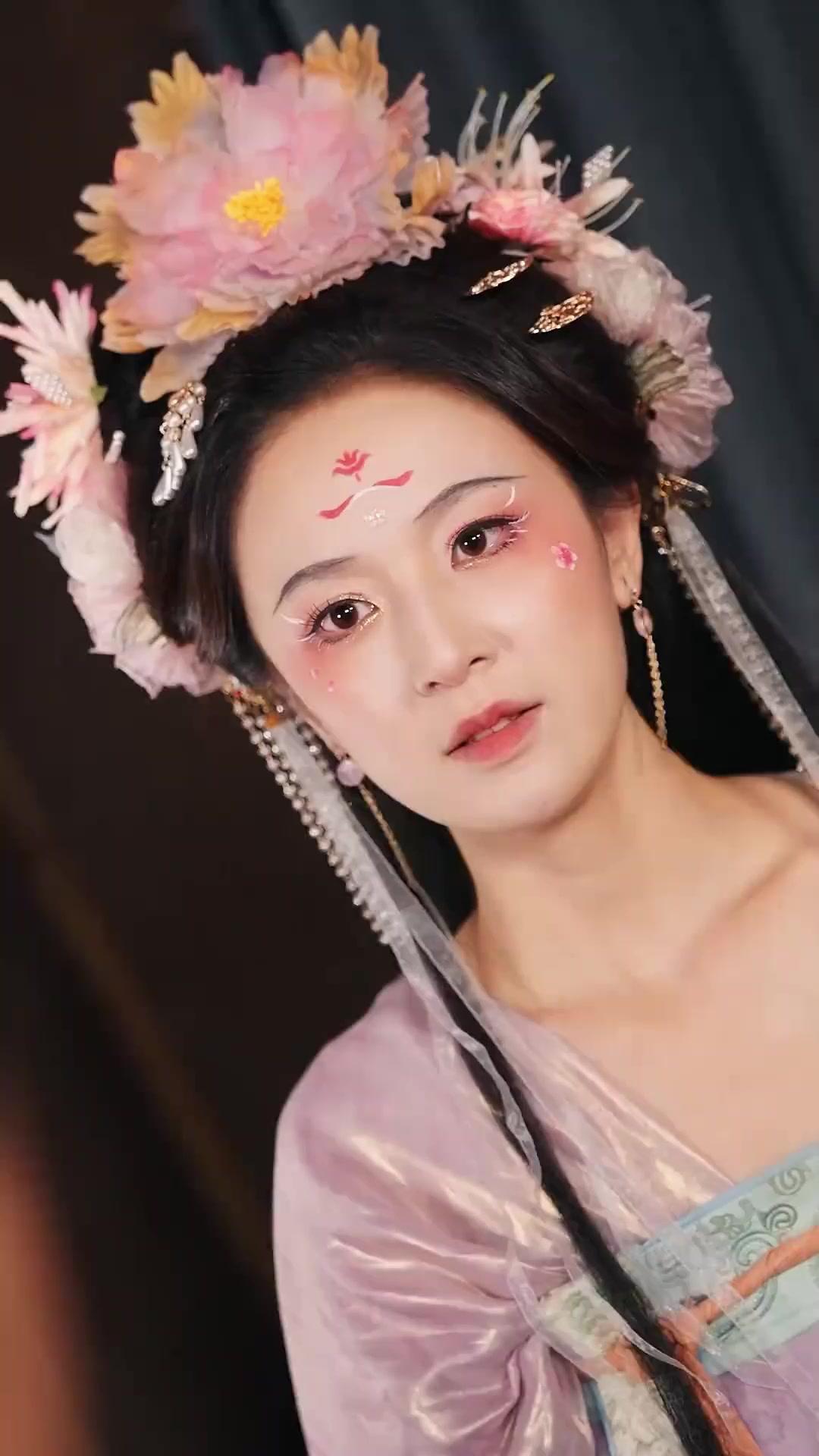 （國語）燕歸樓裡鳳還巢