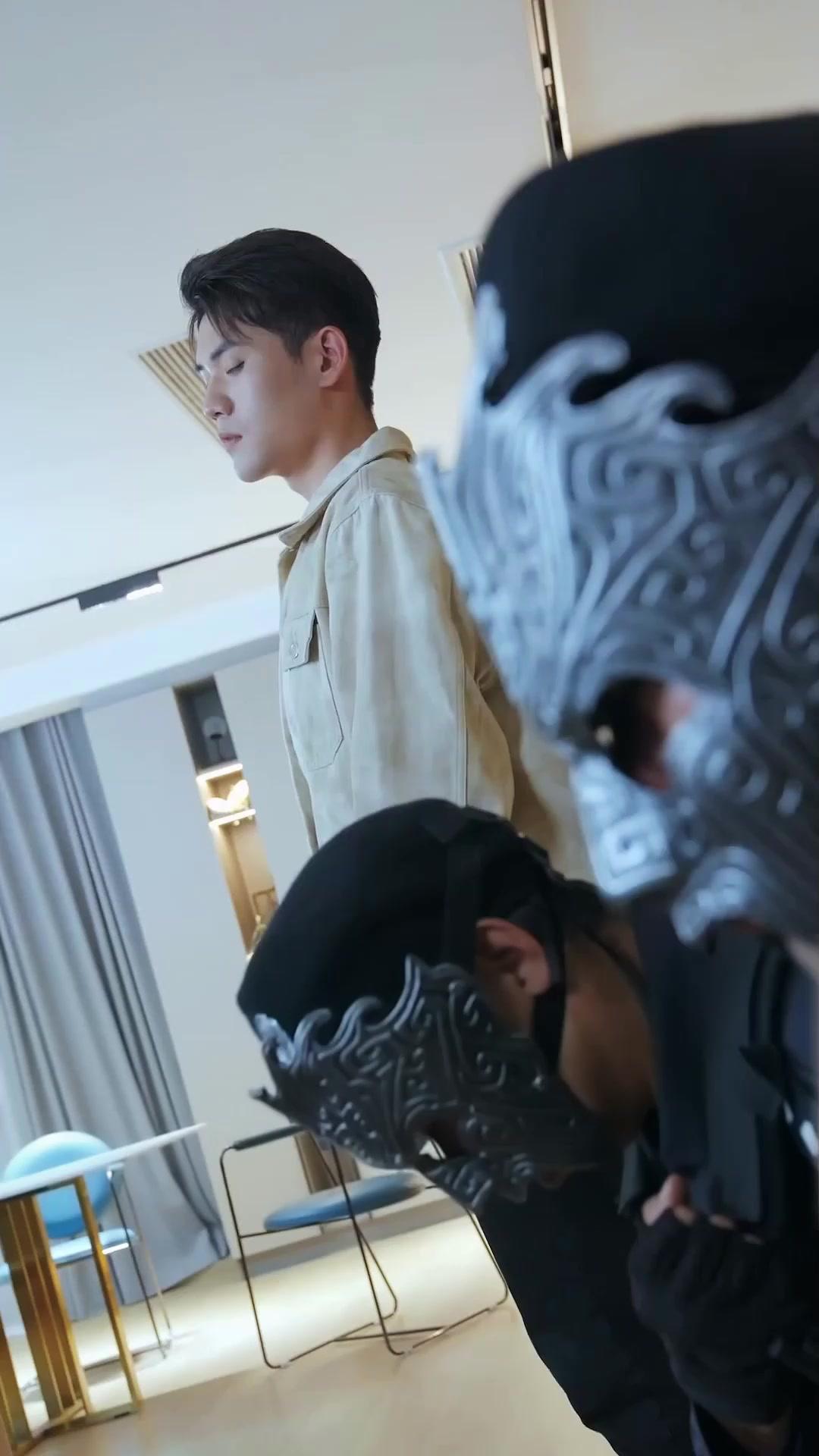 Ẩn Long Ngạo Thế