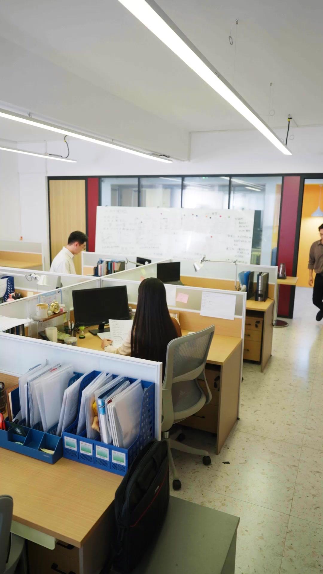 Ms. Hot: That's My Deadly Teacher!