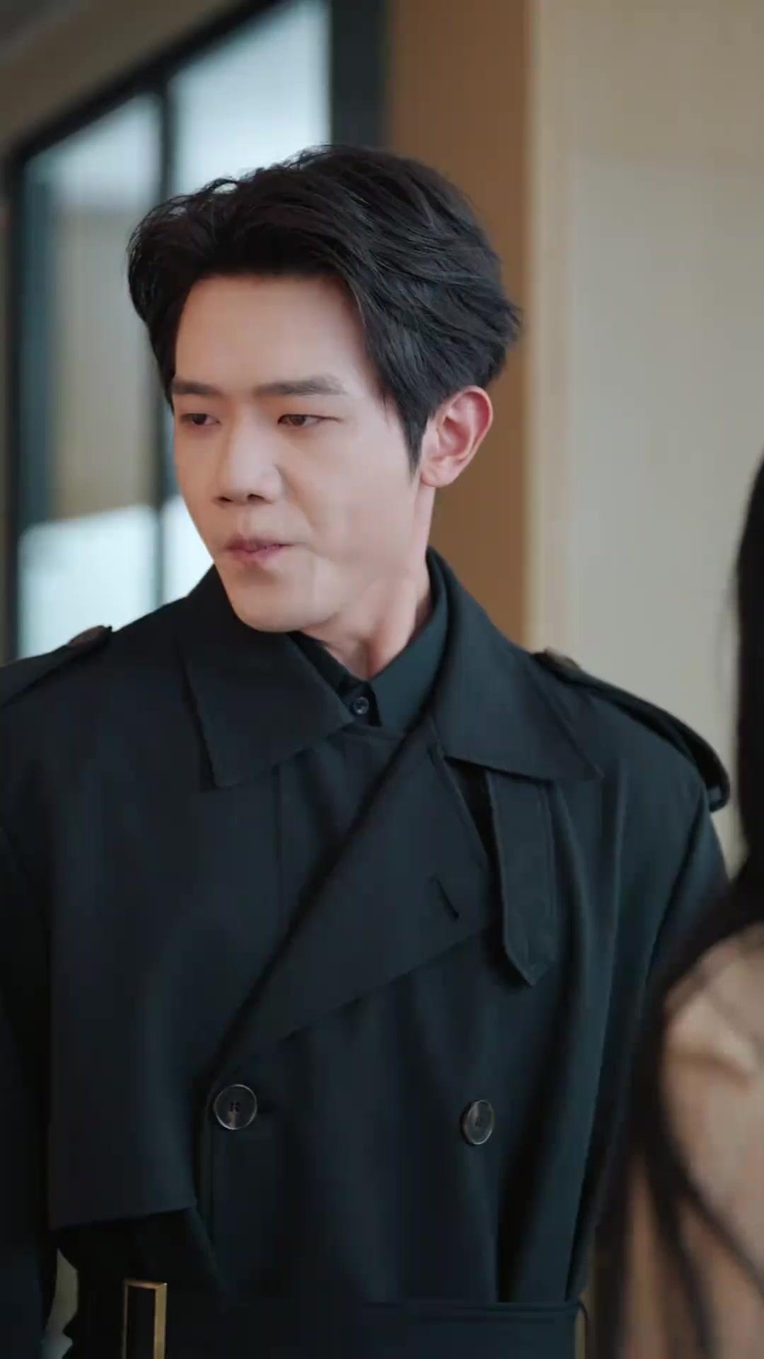 พี่สาว…มองผมหน่อย