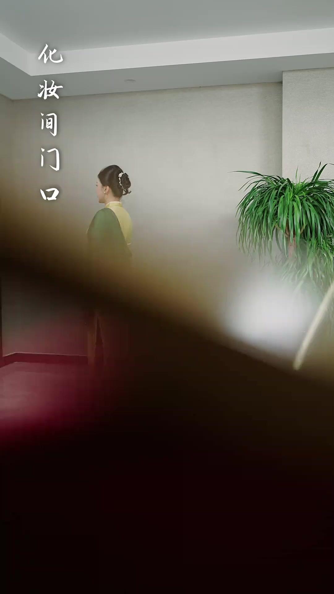 Help! My Reborn Queen Needs My Favor!