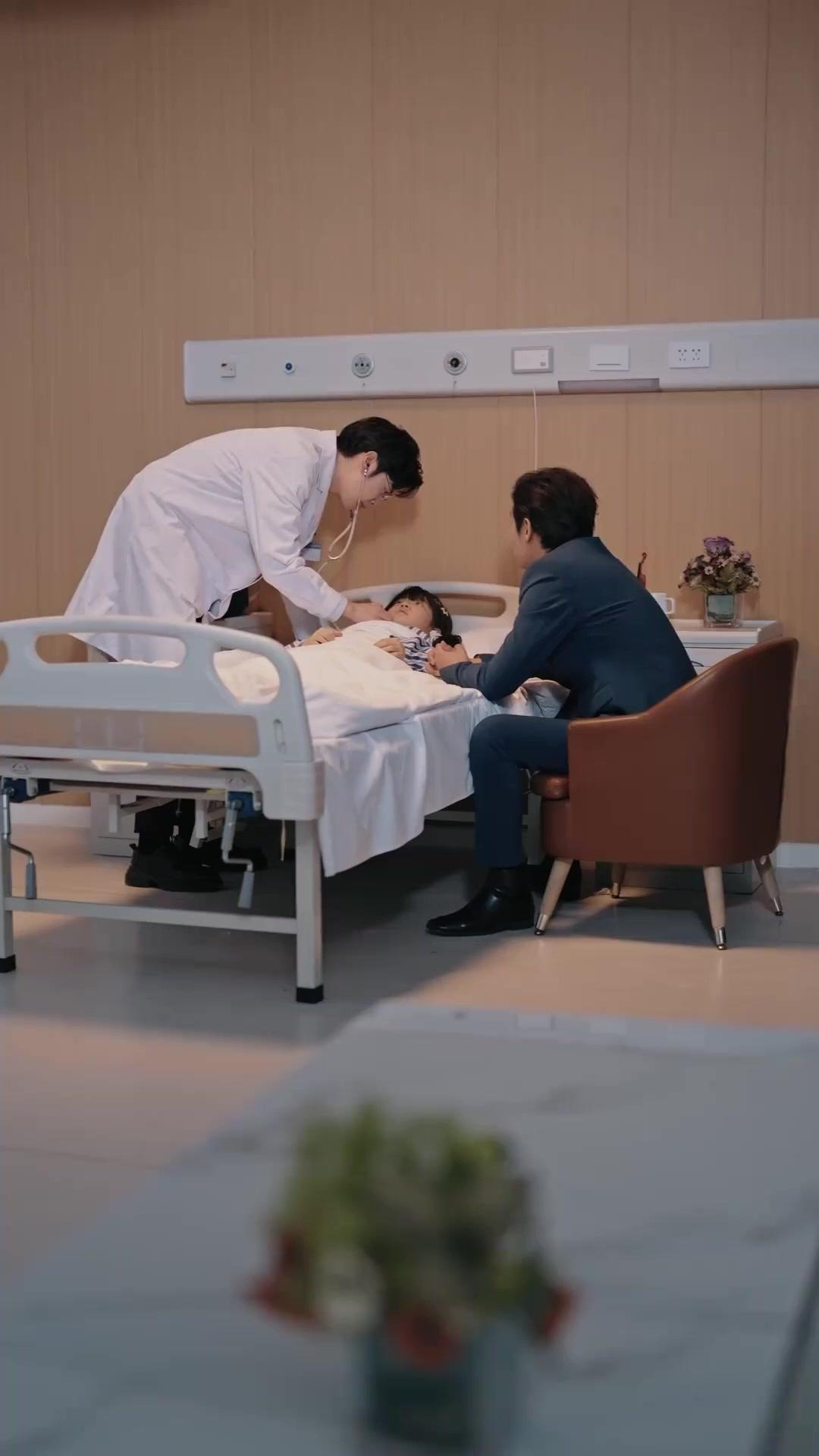 Cha Ơi, Con Đau Lắm!