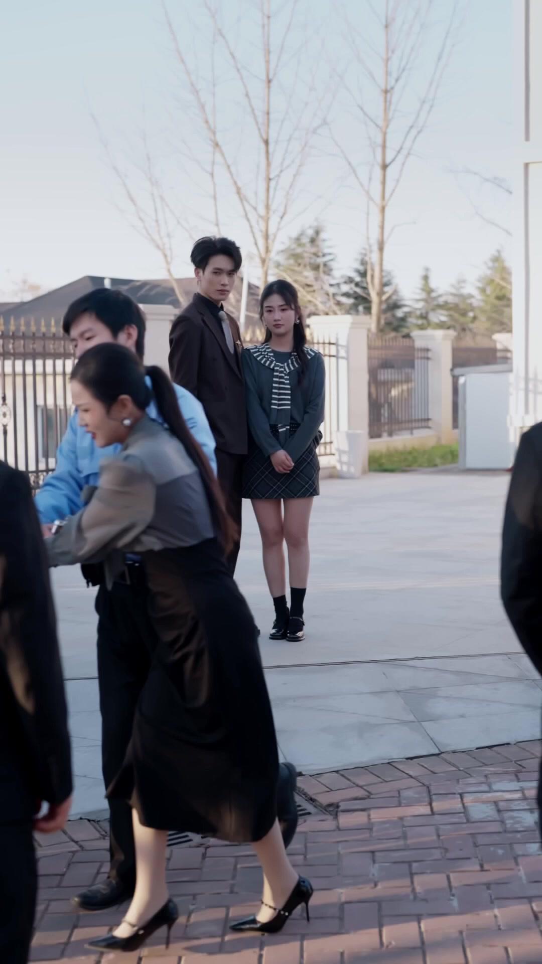 Topeng Palsu Keluarga