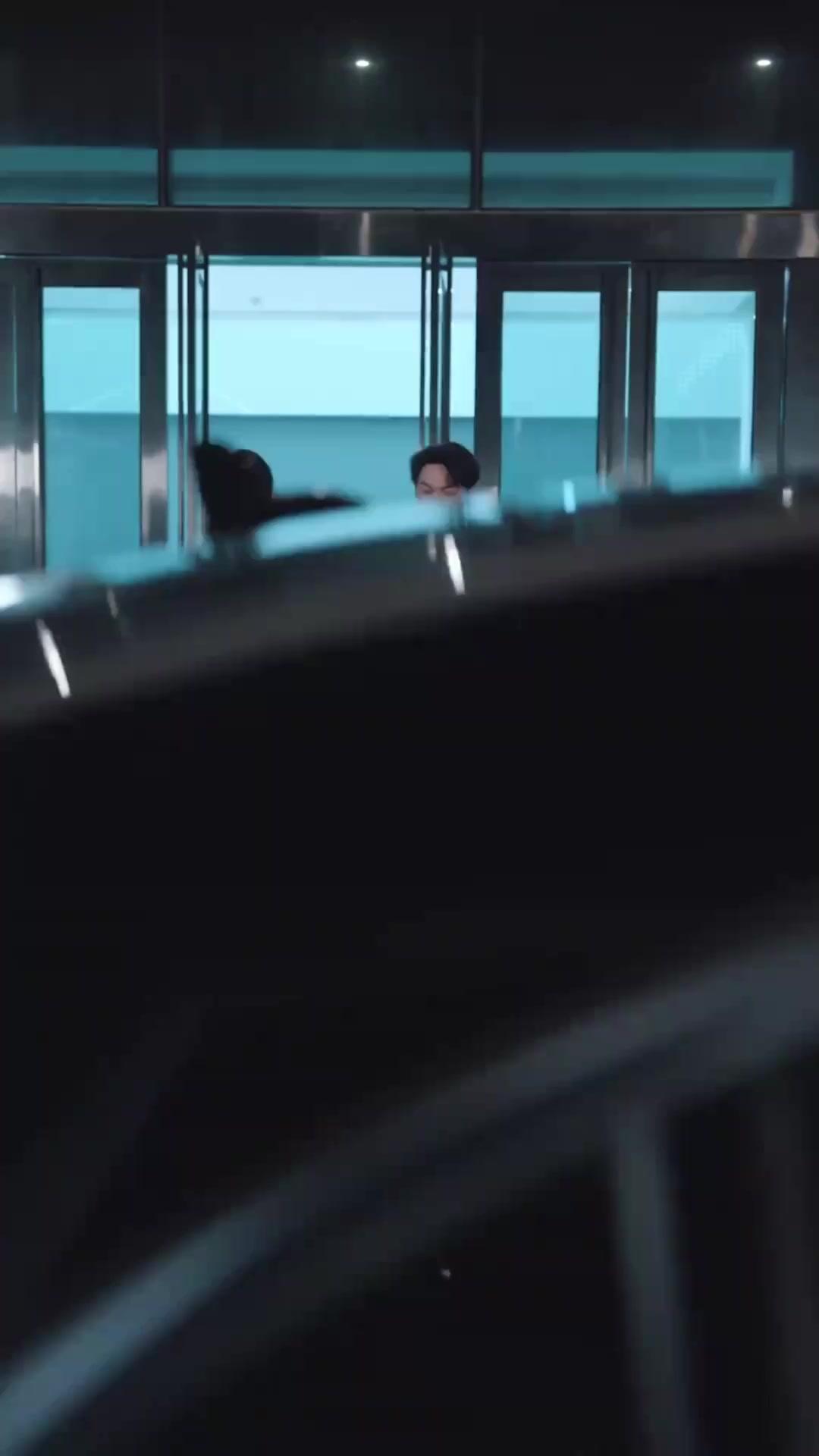 Pesta tunangan sendirian