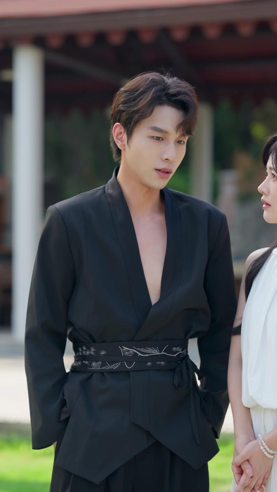 Dusta Terbongkar, Cinta Bermahkota