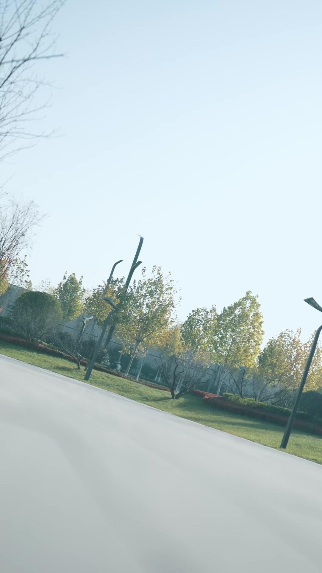 蘇董，令千金在當臥底