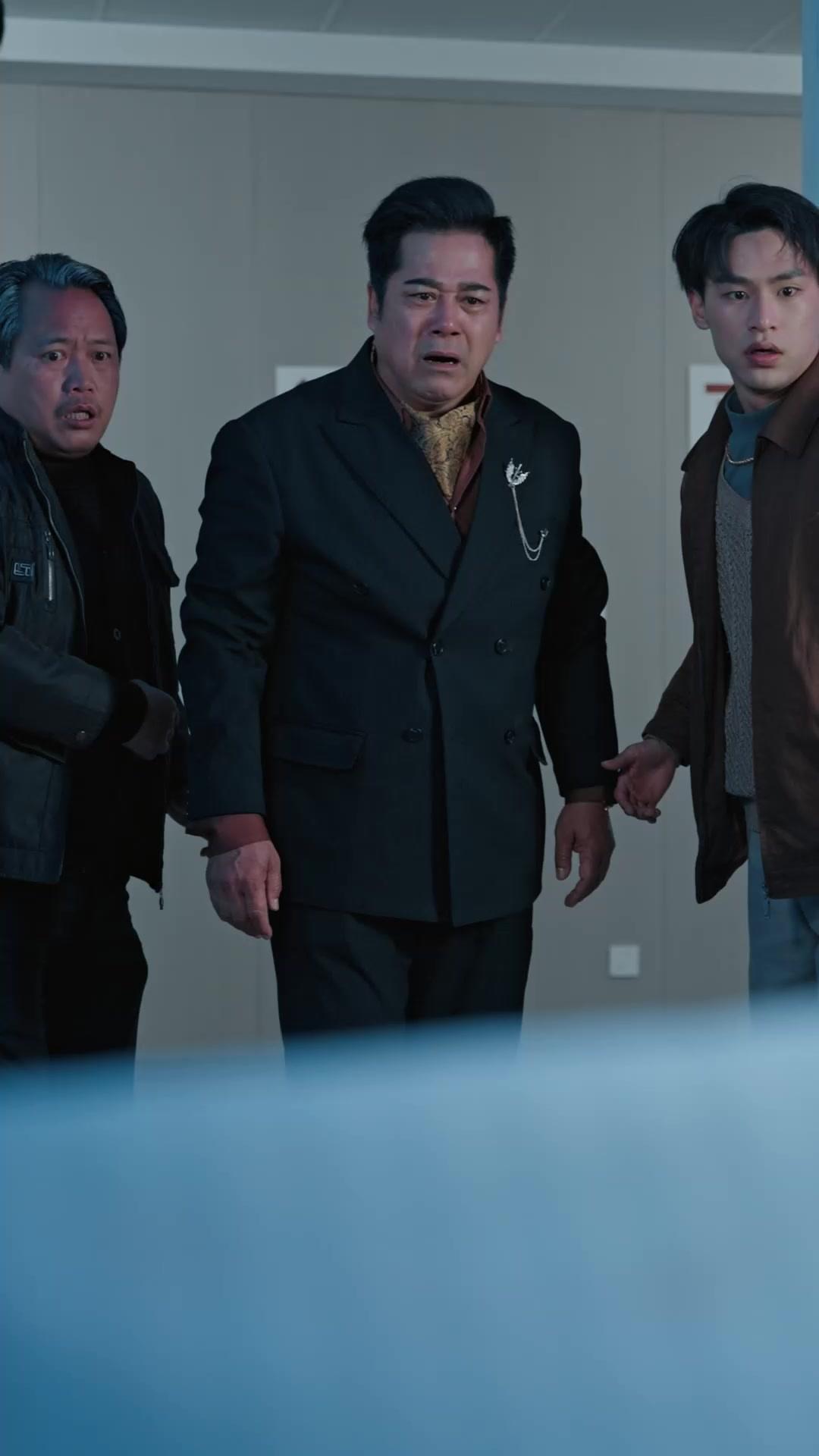 Sposa Lontana, Padre al Salvataggio