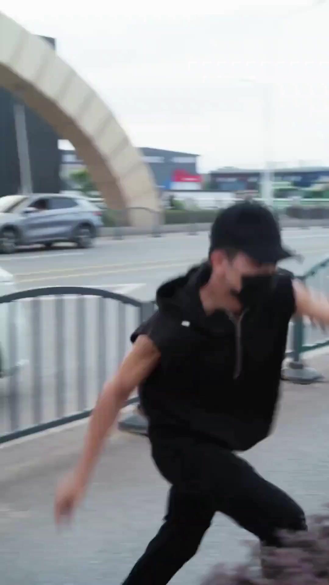 (Dublagem)Presas no Romance Errado