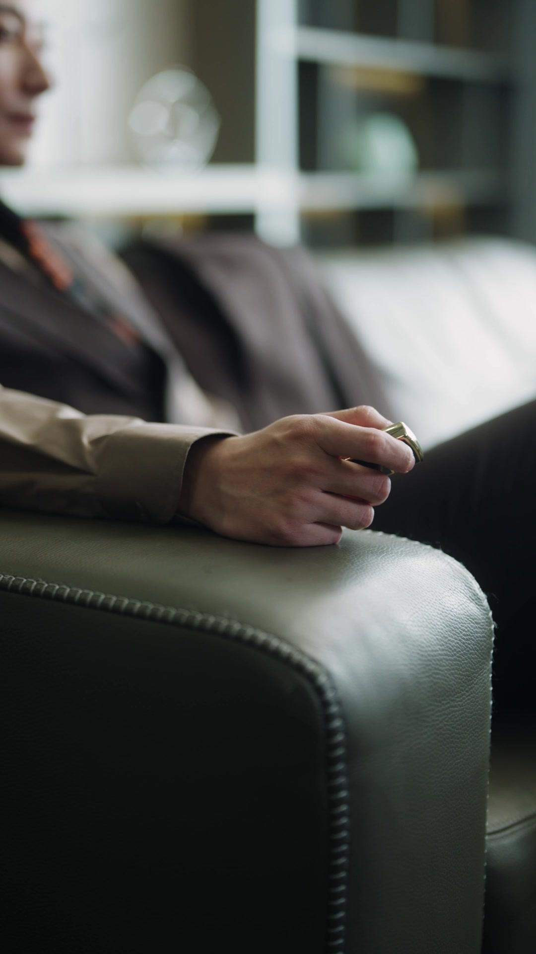 Bugie d'Amore, Verità d'Odio