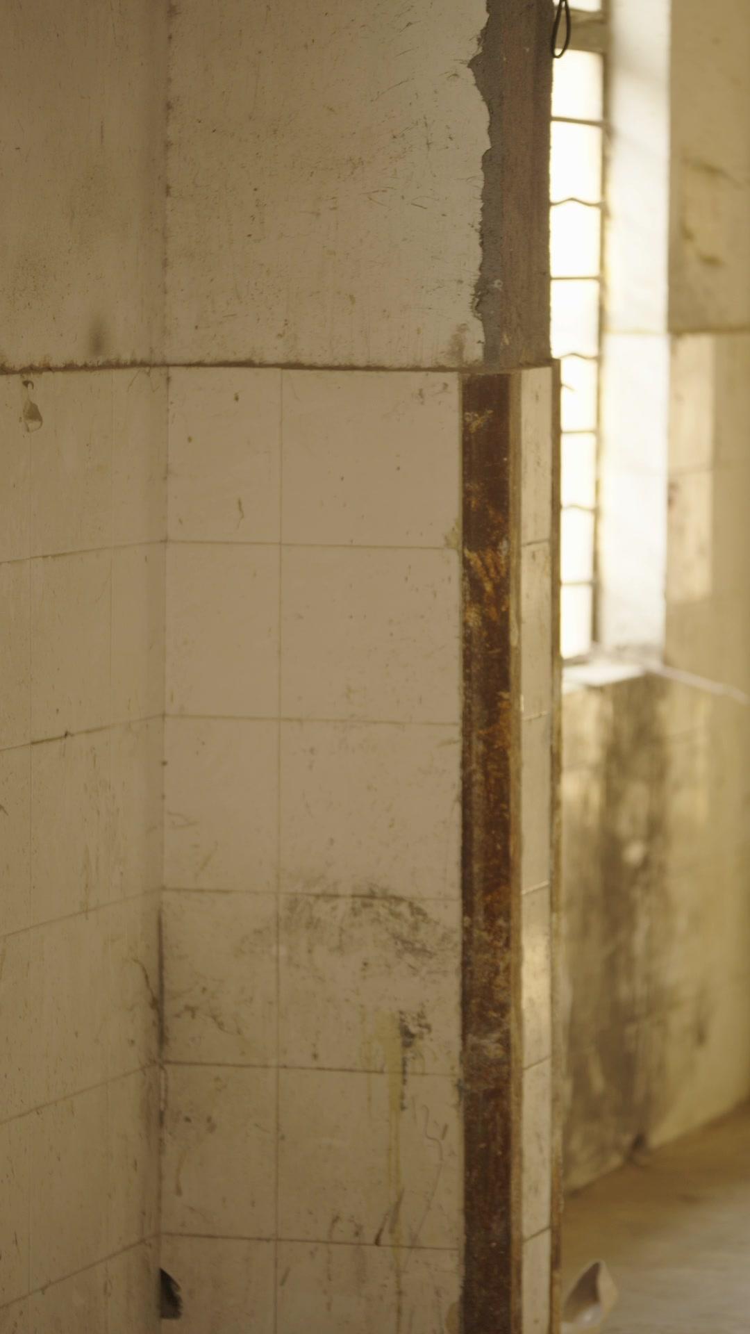 Cinta Terluka, Tak Bisa Bersatu