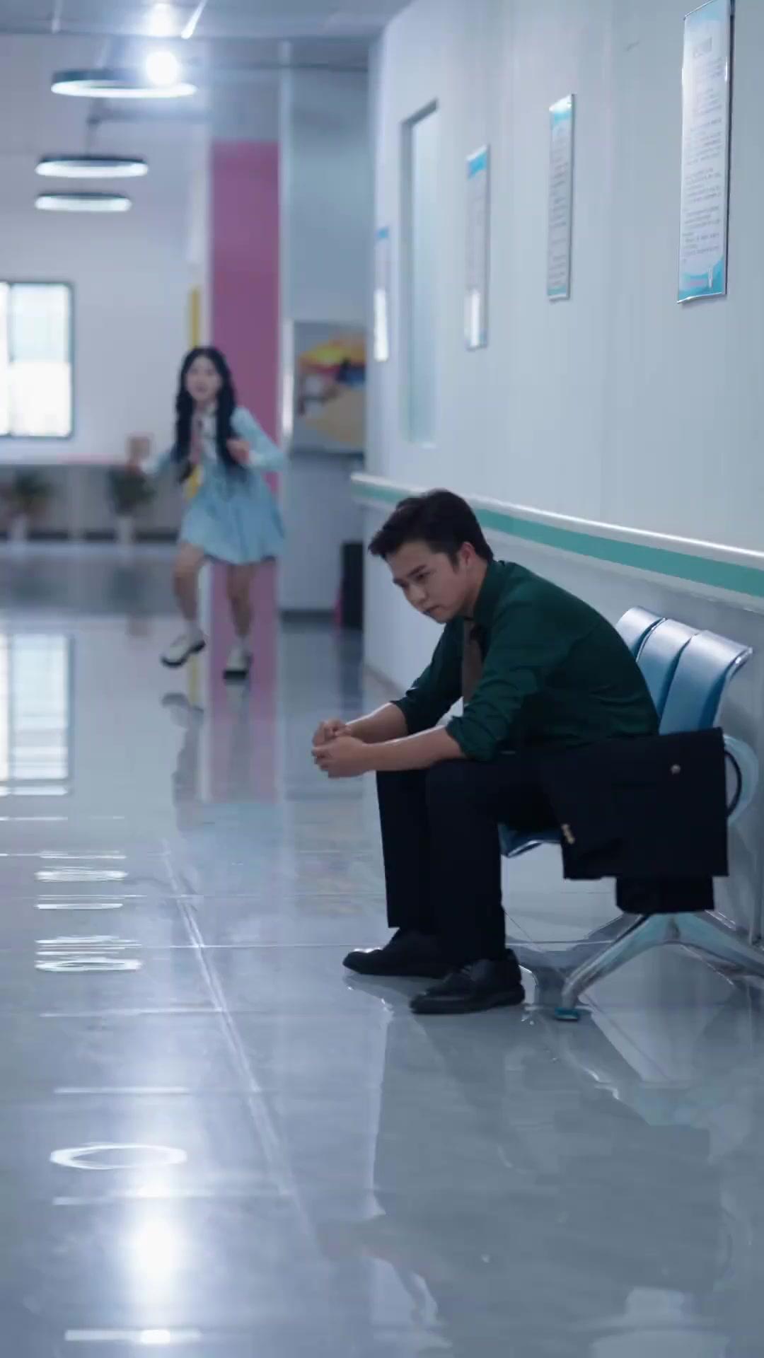 책 빙의했더니 최애가 빌런?!