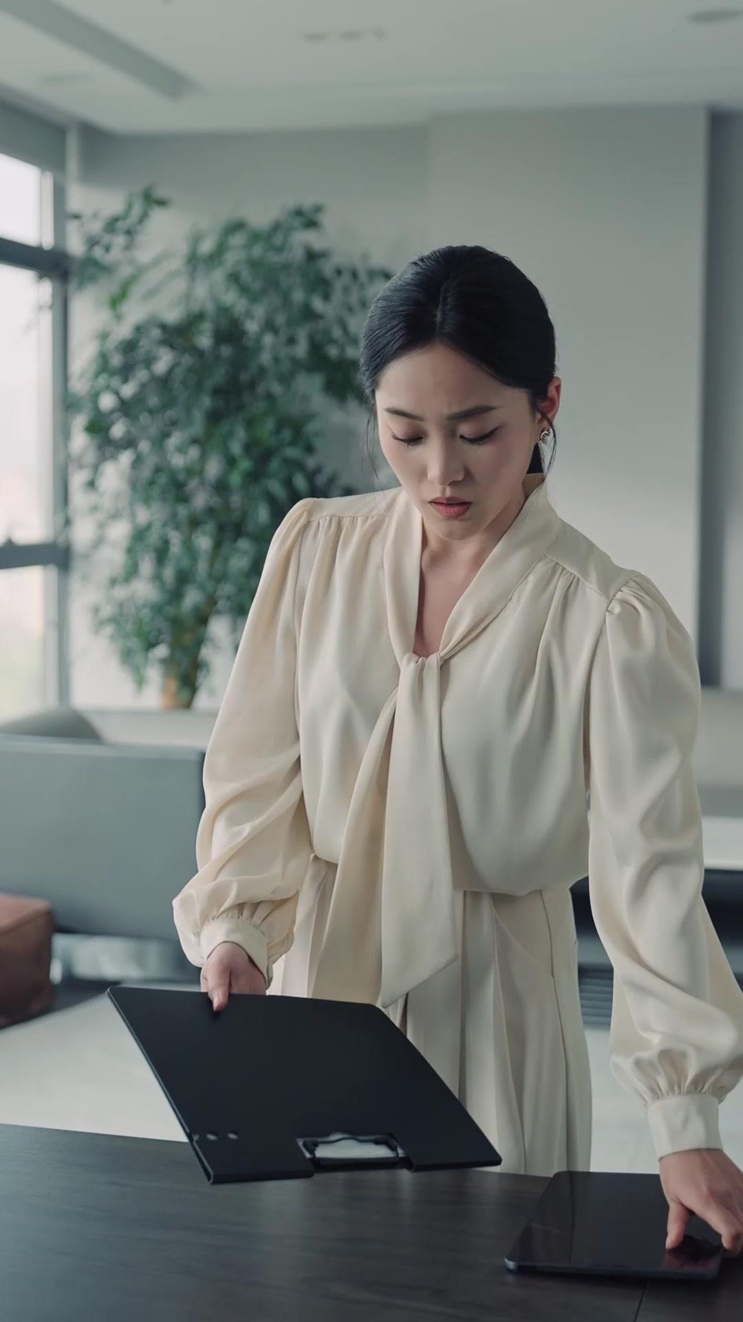 Die Verspätete Umarmung