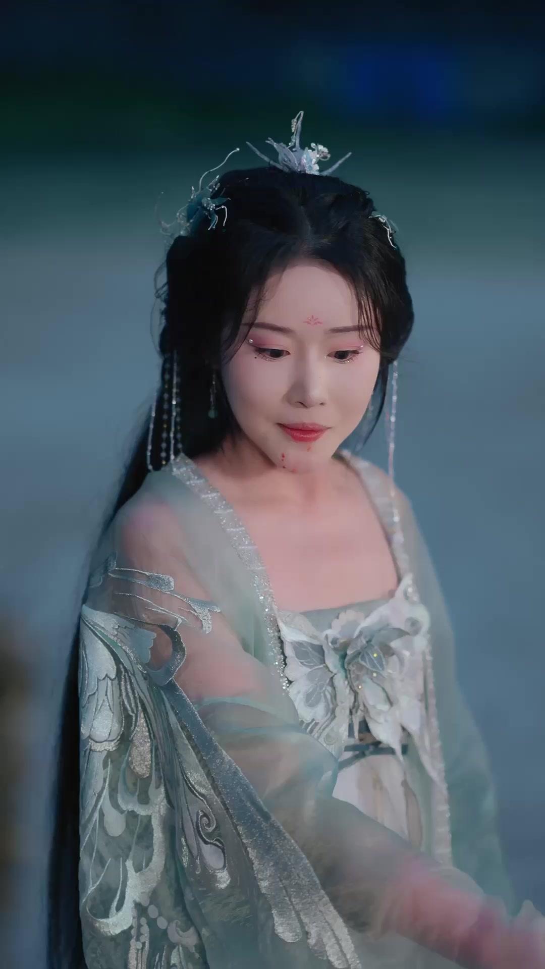 A Vilã… Que Quebra o Destino?!