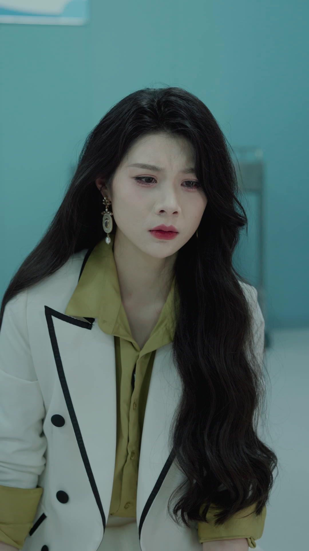 Cinta Retak Tak Sempurna