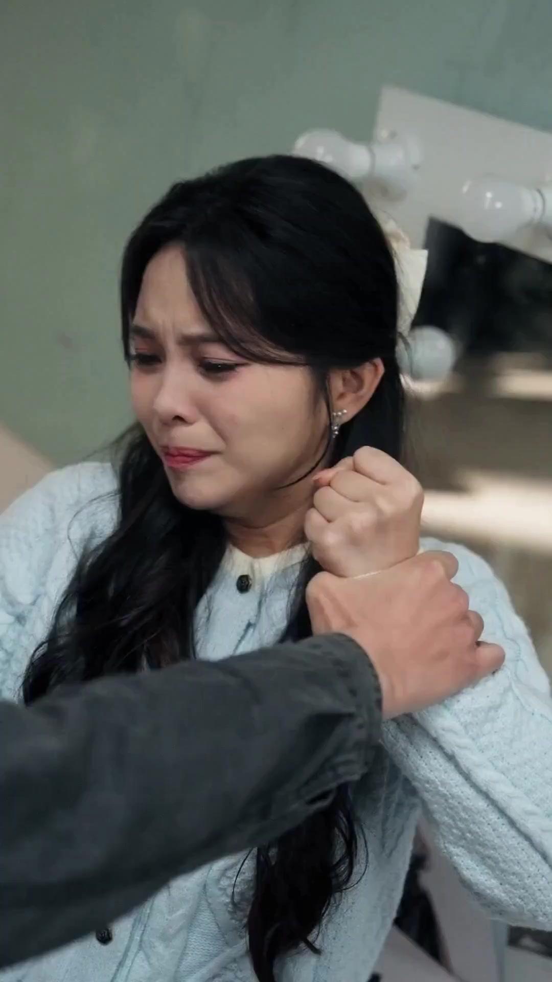 (Dubbed)Her Silence Broke His World