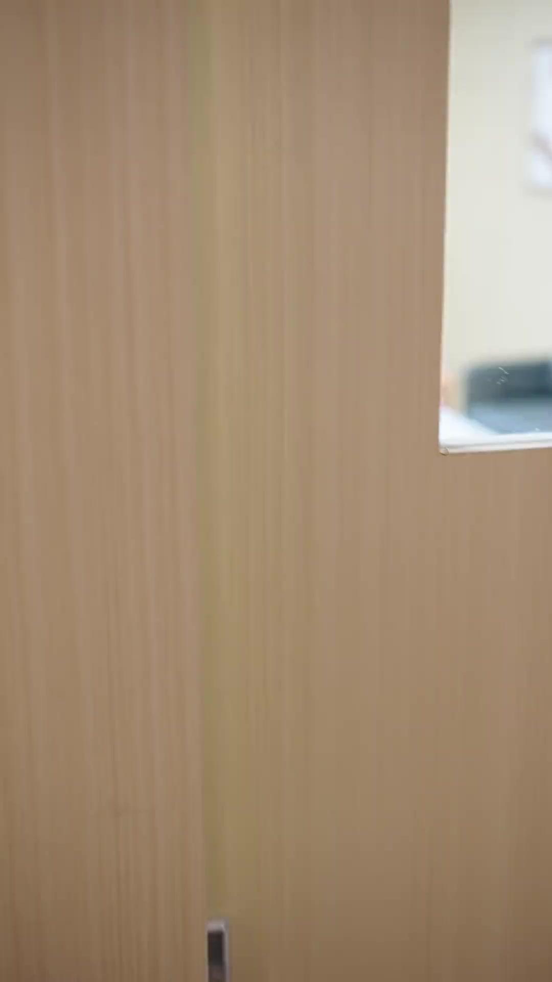 حين تظاهرتُ بالطاعة، أصبحتُ مدلّلةَ الكبير