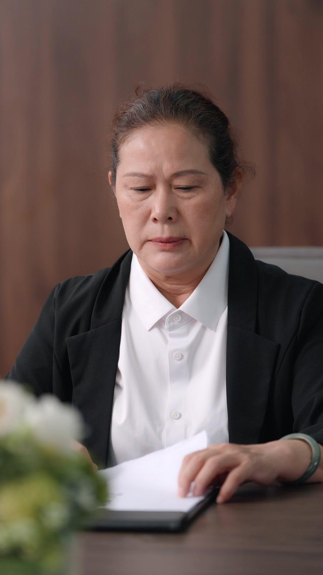 Tiga tahun menjadi istri palsu