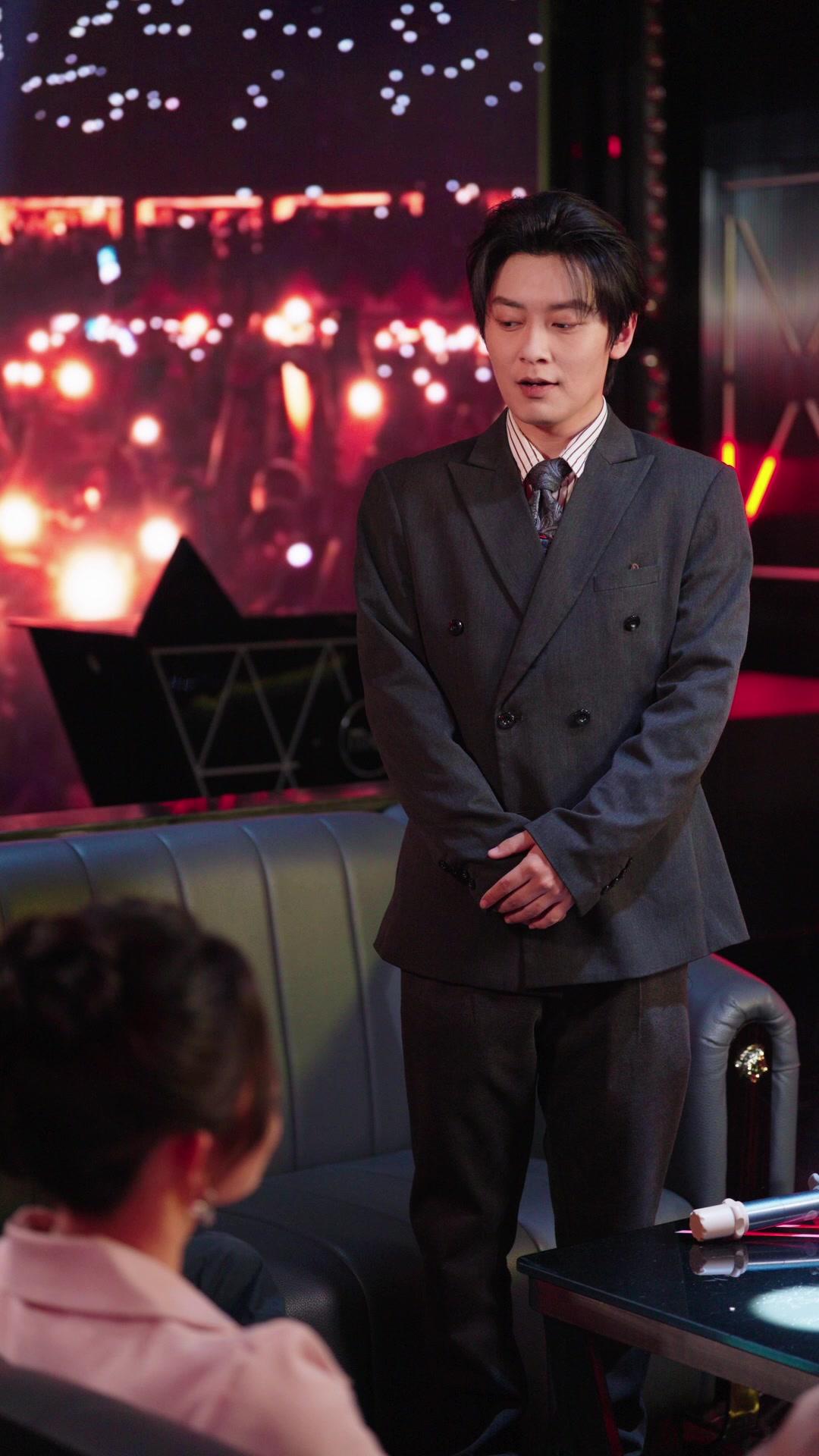 Mimada pelo CEO Mandão Depois de Cair no Romance