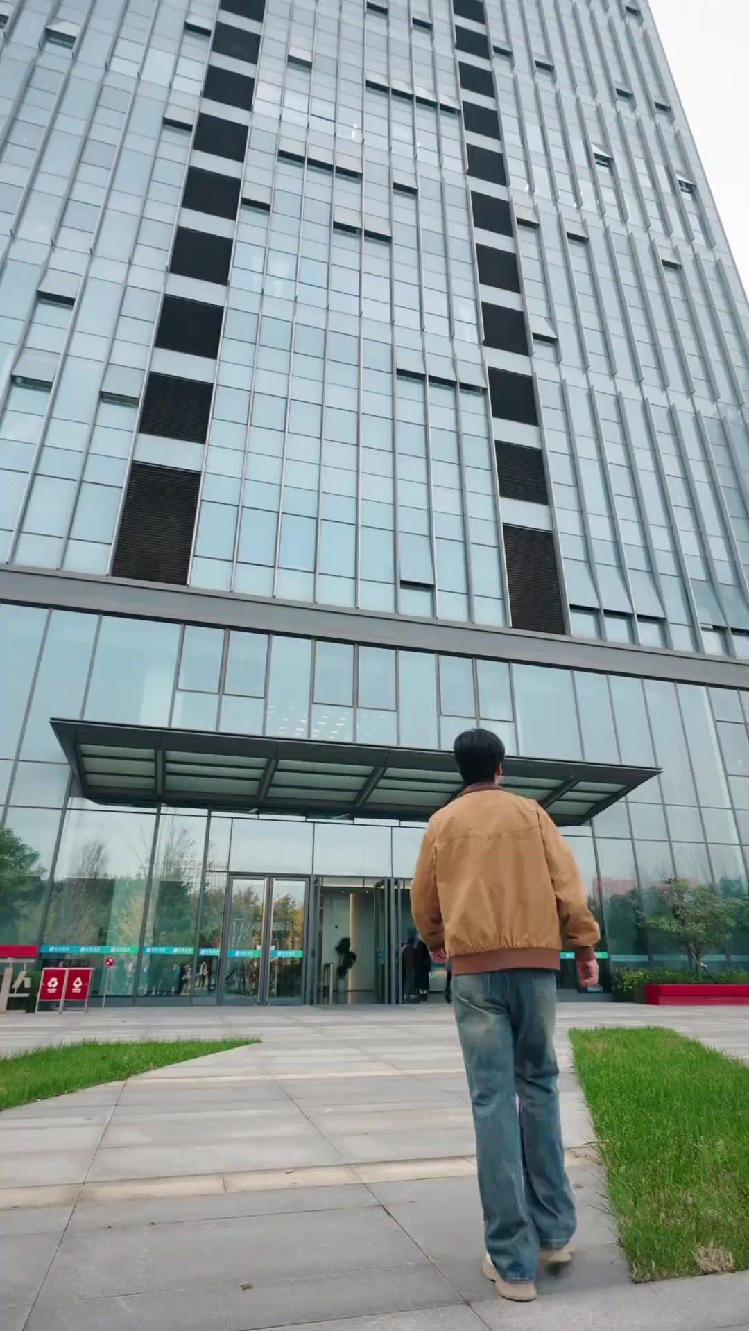 Return of the Hades: Crush Enemies with 7 Sisters