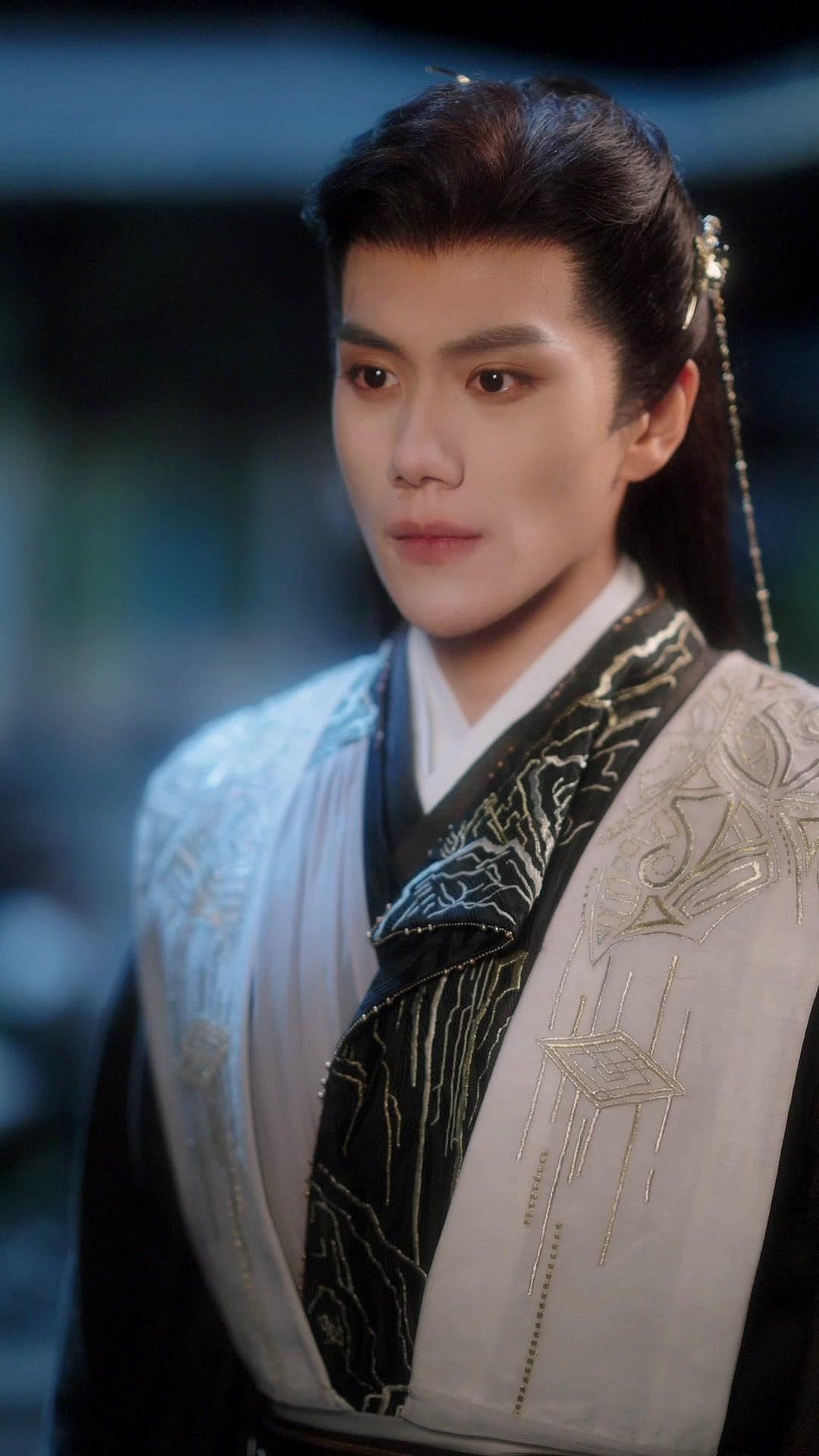 L'IVRESSE DE LA COURONNE