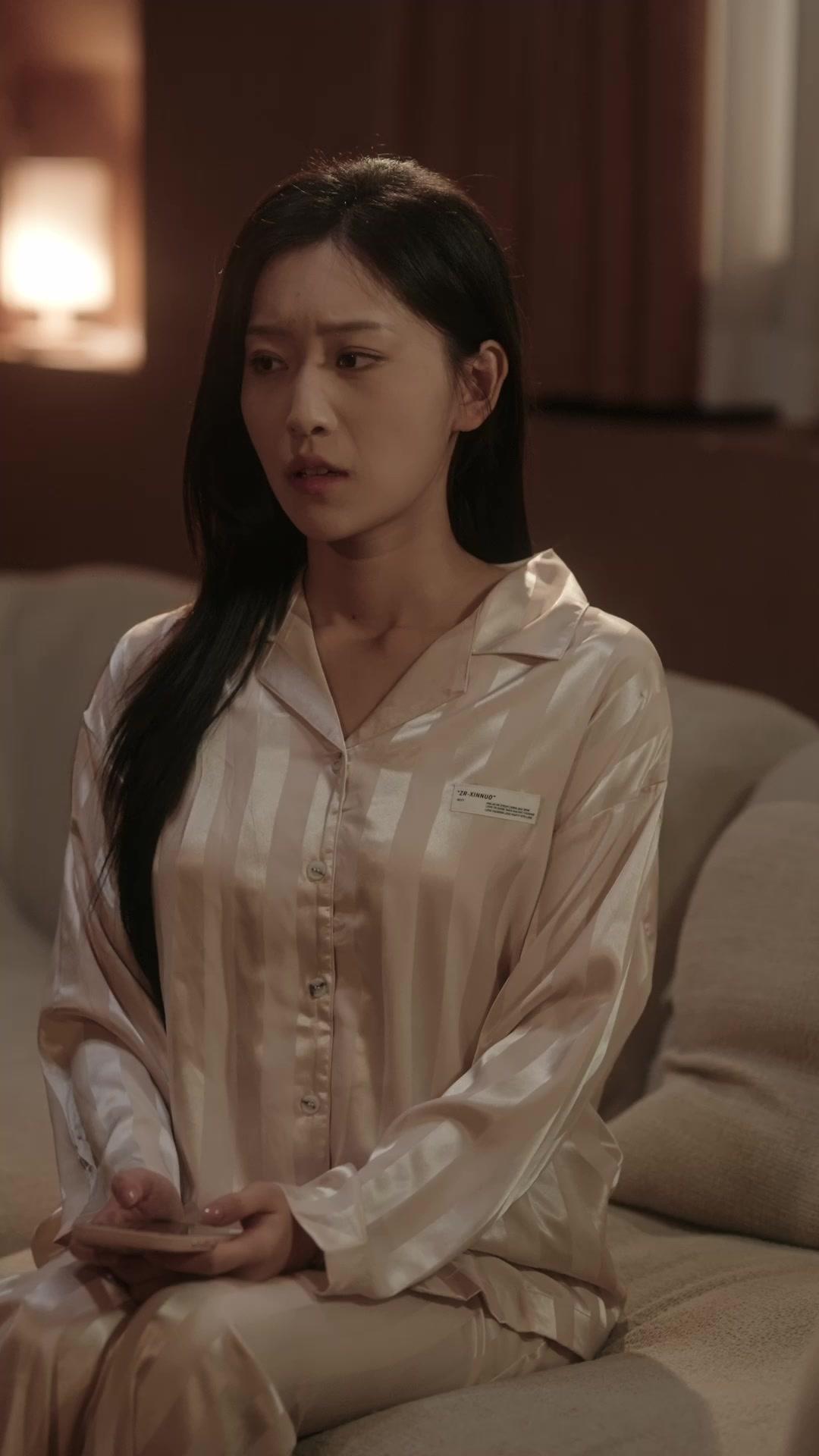 Satu Atap, Dua Kisah Cinta