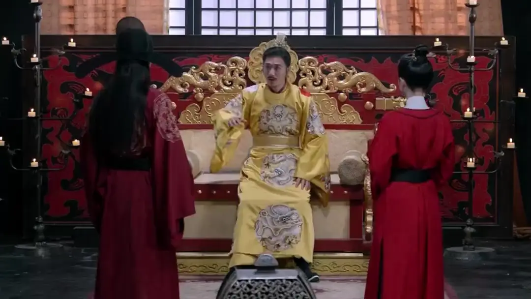 When Court Protocol Meets Modern Snark