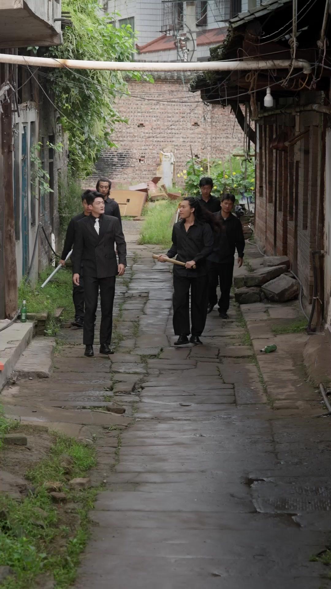 Luz Entre as Sombras