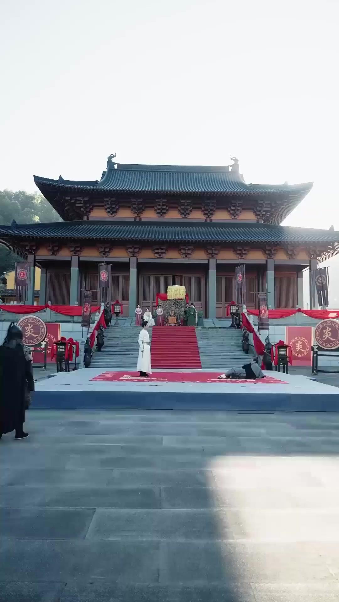 (Dublajlı) Sürpriz Kahraman