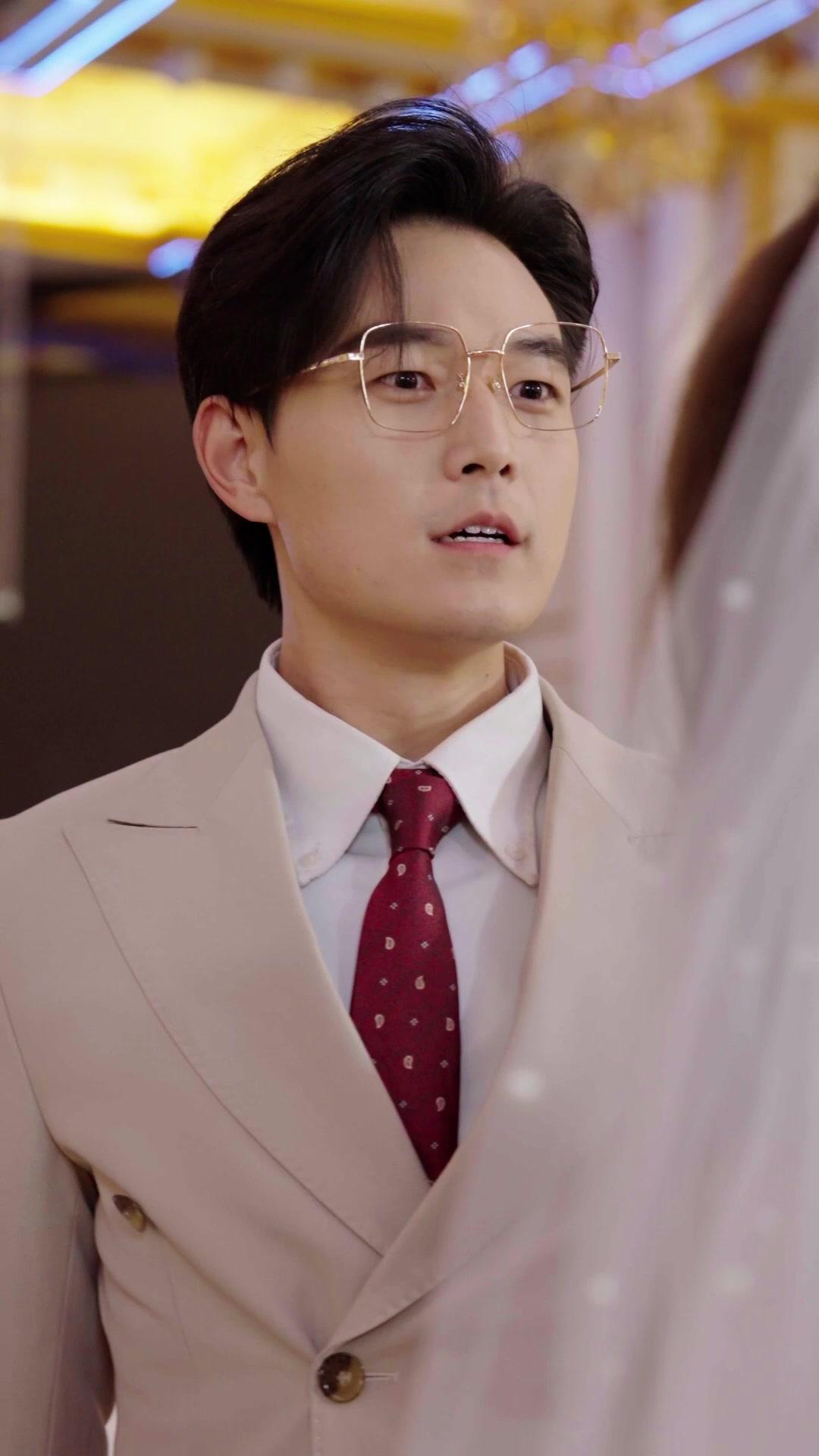 Versteckter Boss： Mehr als ein Lieferant