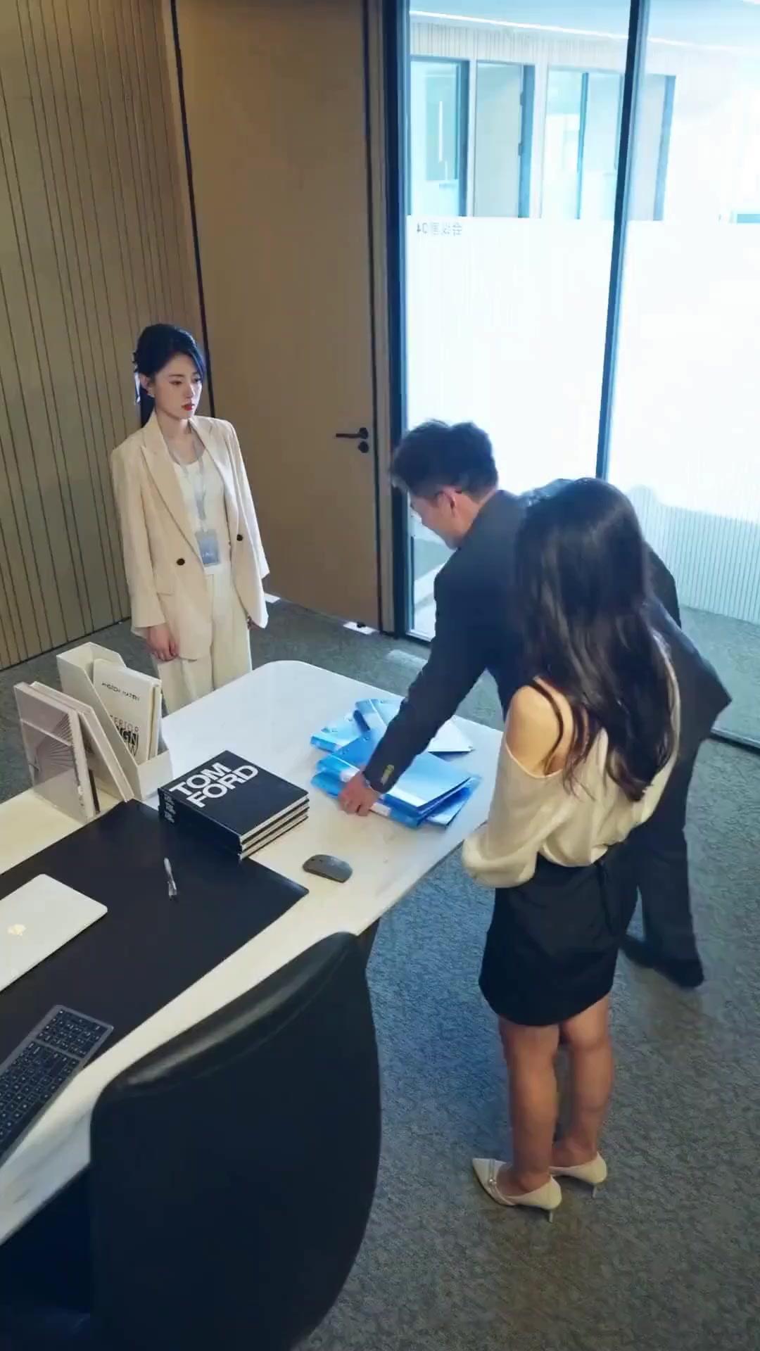 (Sulih suara) Cinta Pertama Adalah Luka