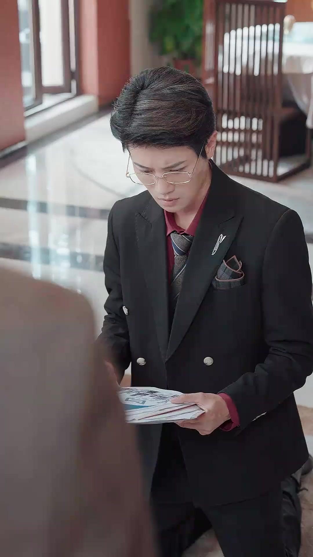 (Sulih suara)Cinta berubah menjadi benci