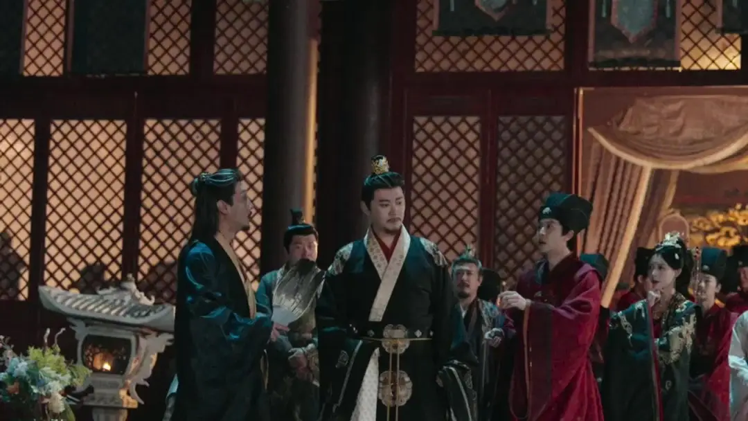 Dua Kuasa Menjadi Satu: Ketika Li Wei Jatuh, Yue Ling Muncul dengan Jari Telunjuk yang Menghakimi