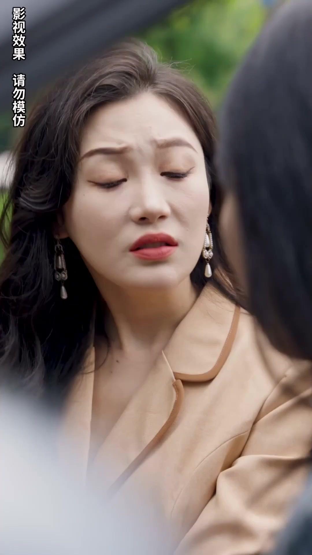 L'IDENTITÉ SECRÈTE DE MON MARI