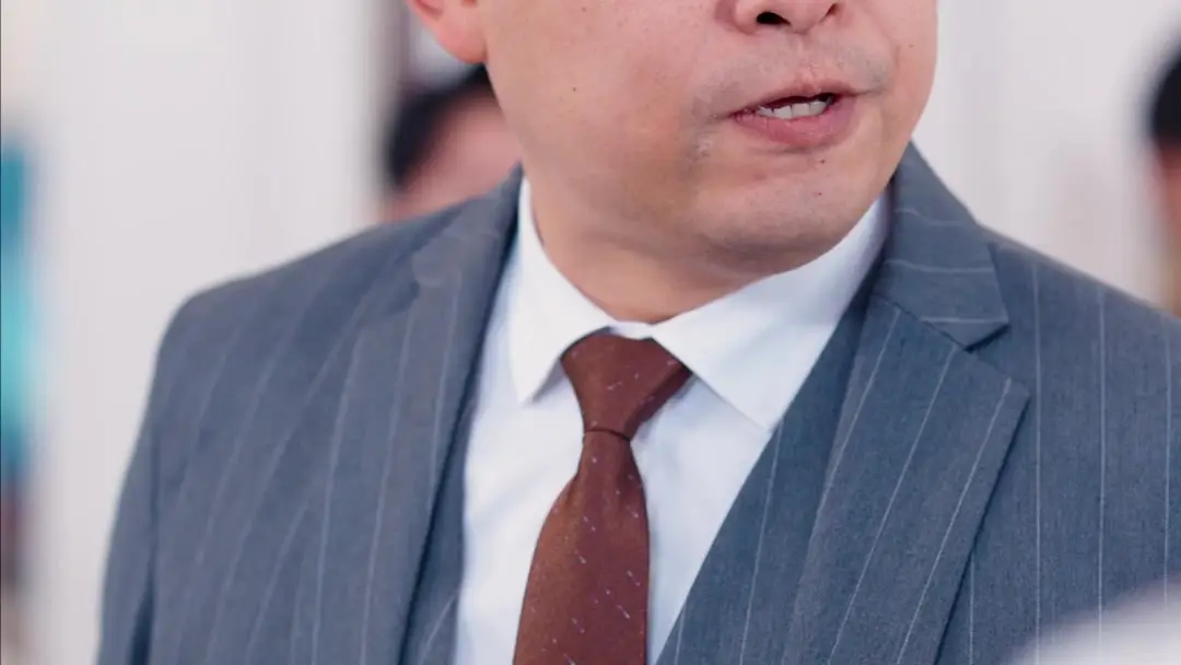 与君白首此人间 第1集：售楼处惊魂夜，谁在撕碎体面？