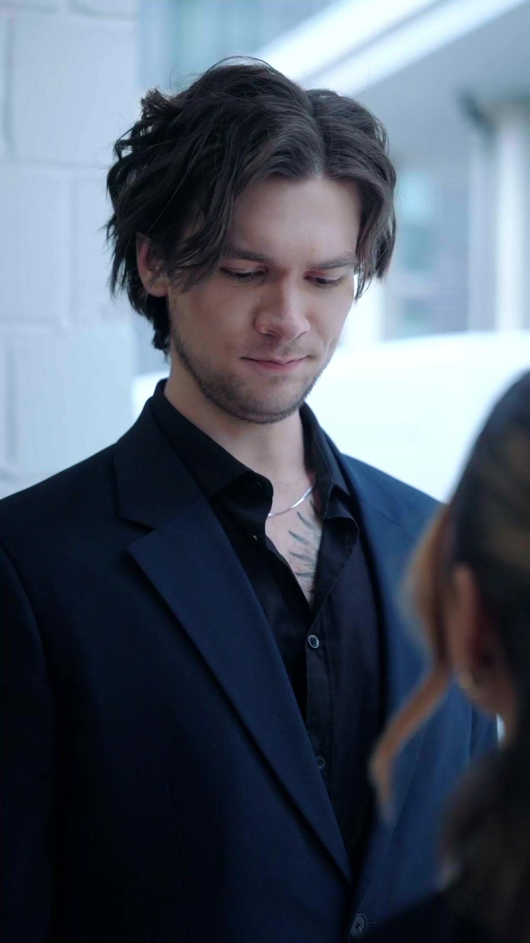 Hired Boyfriend Is a Billionaire