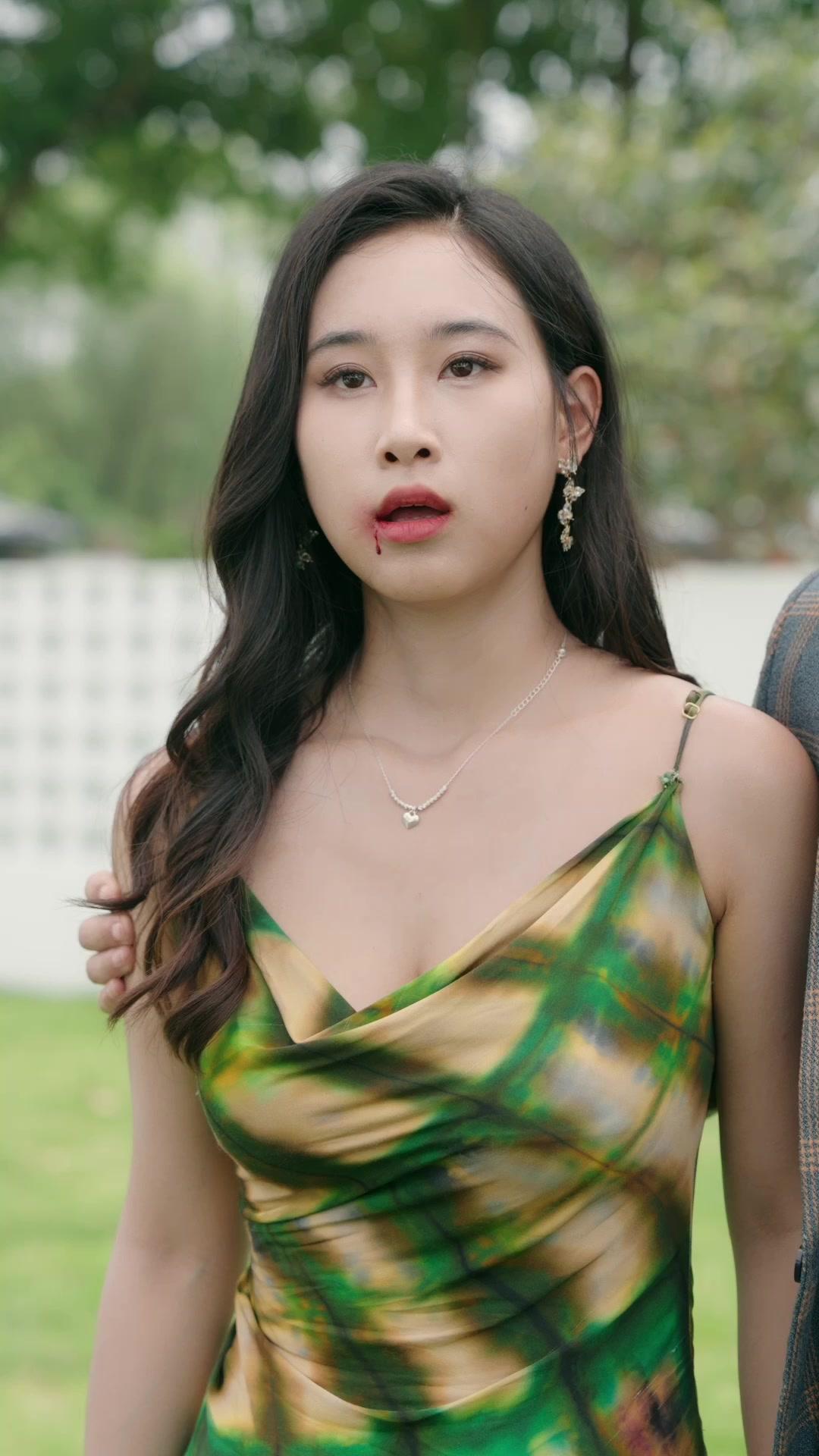 Bye, Scum Ex! Hi, Rich Life!