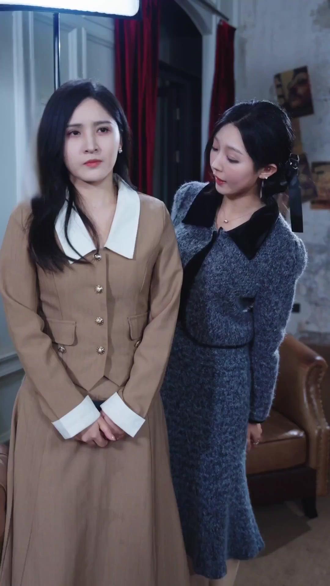 À TRAVERS LES ÉPREUVES