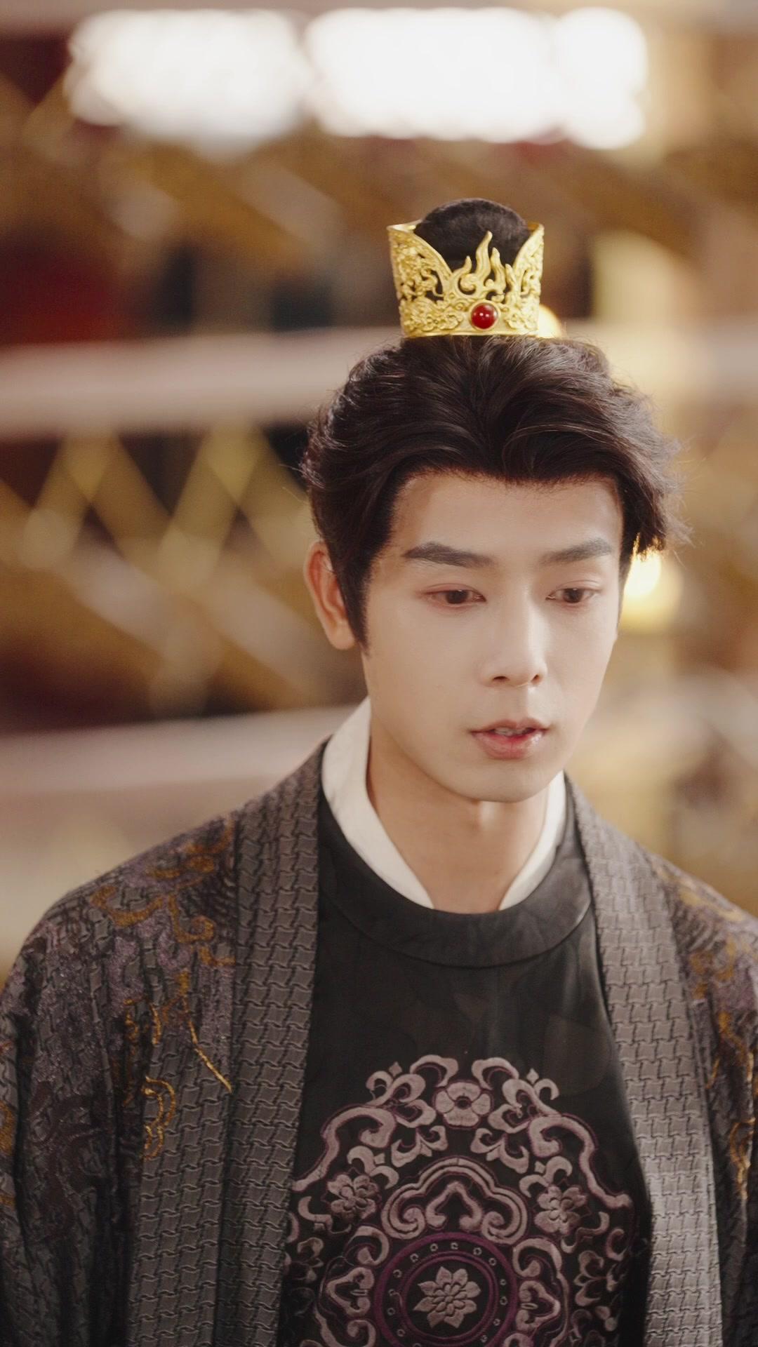 Regina Rinata: Fiamma della Vendetta