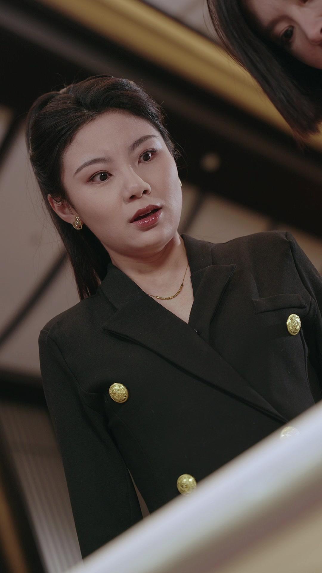 Ratu Benang Tersembunyi