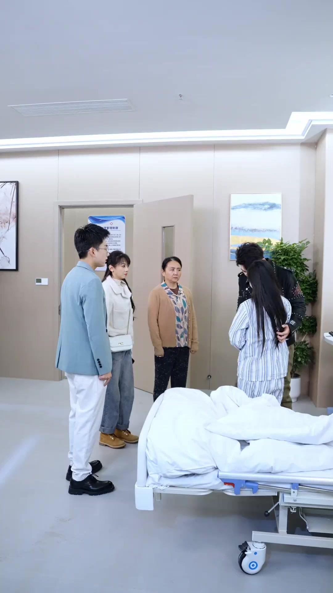 (Dubbed)Reborn: Off the Rails with Bestie