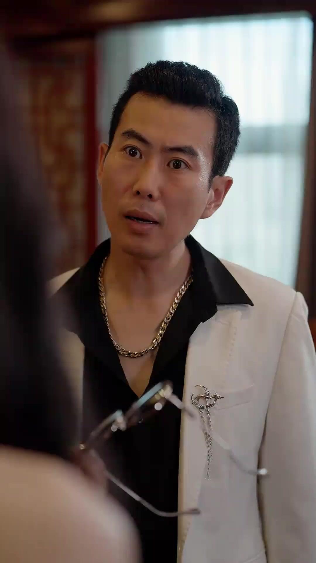 (พากย์เสียง) ความลับบนโต๊ะพนัน