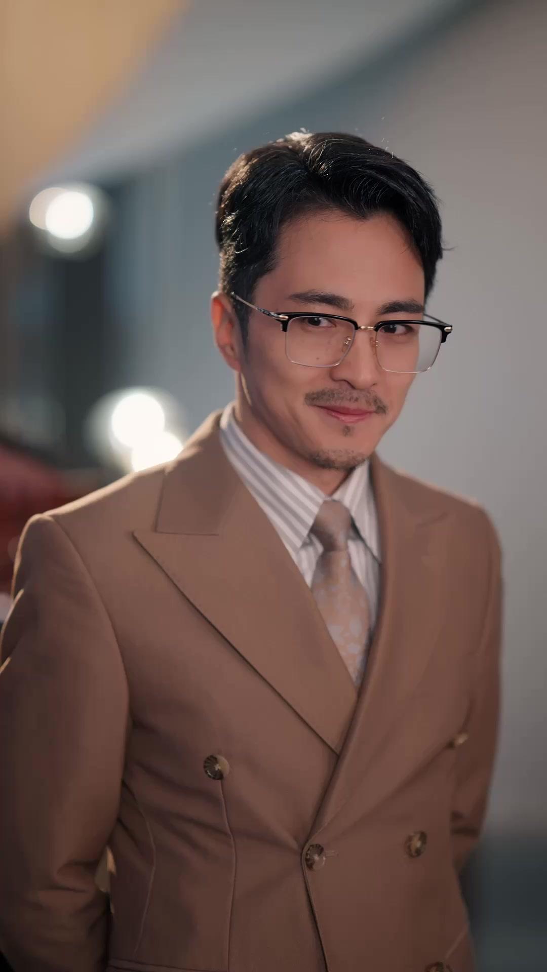 LA CONSEILLÈRE PIQUANTE