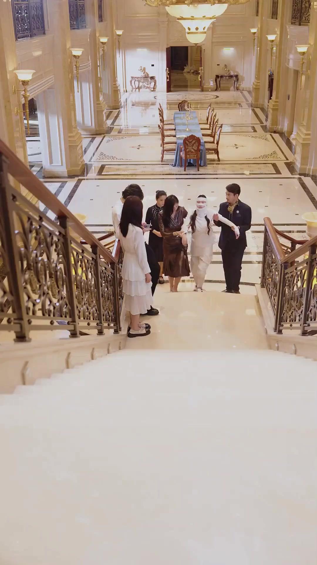 (吹き替え) ～超エリート家族では～何もしないが最適解