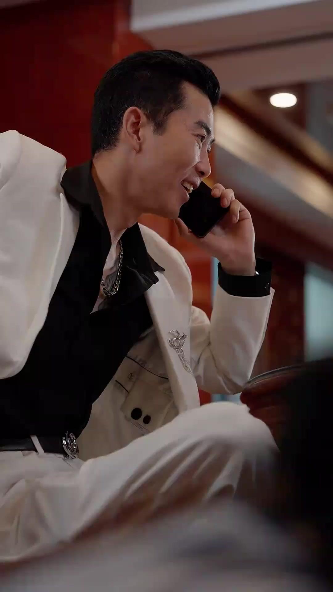 (พากย์เสียง) ความลับบนโต๊ะพนัน