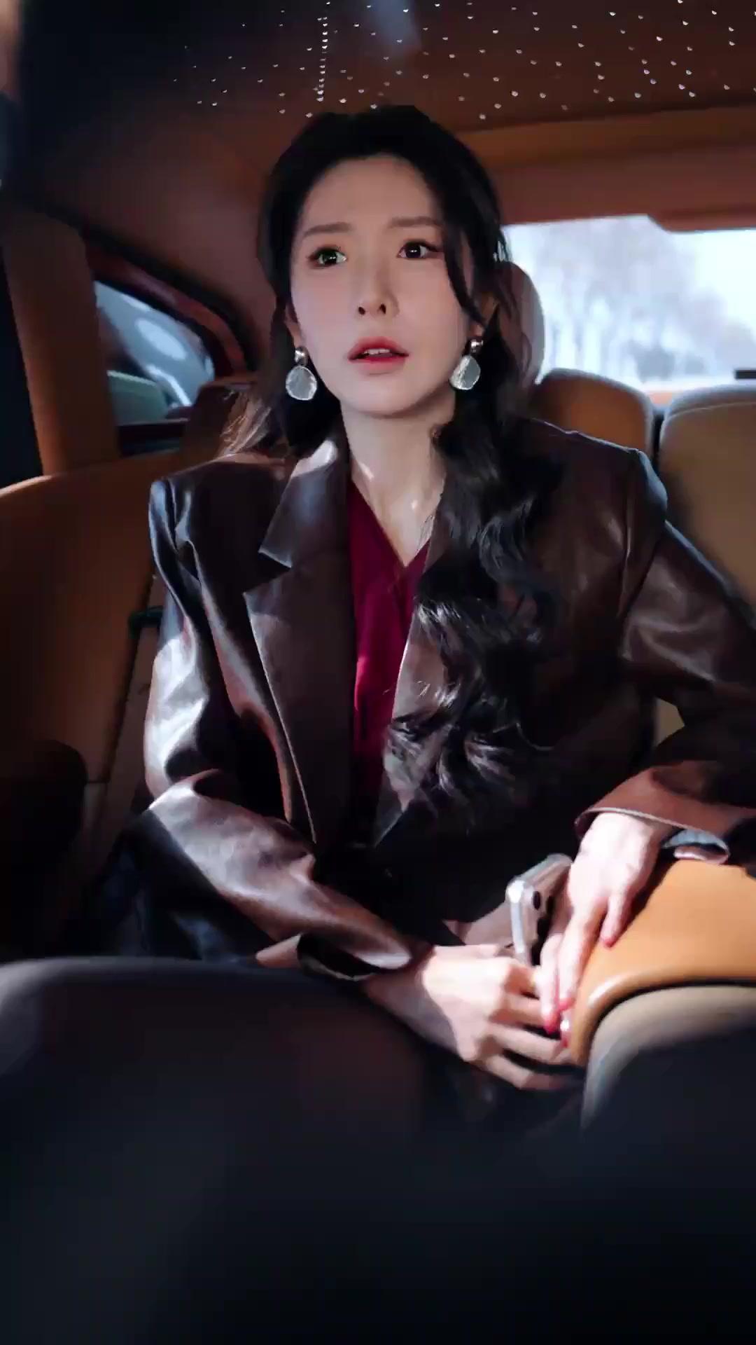 (Dublajlı) Ölümsüz Düştü Dünyaya, Eşim Kara Anka