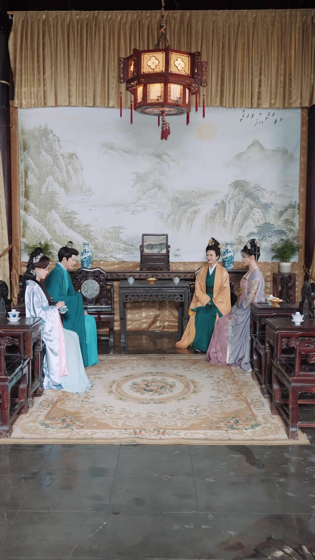 Kiss or Kill: The Consort's Return