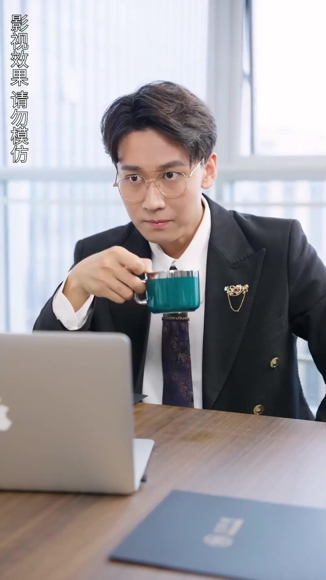 Kahwin Kilat, Suami Memanjakan Diri