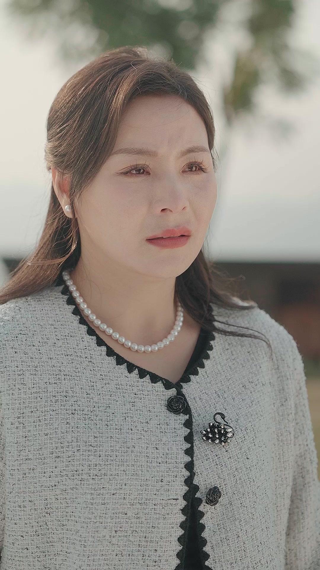 Silent Goodbye, Unseen Return