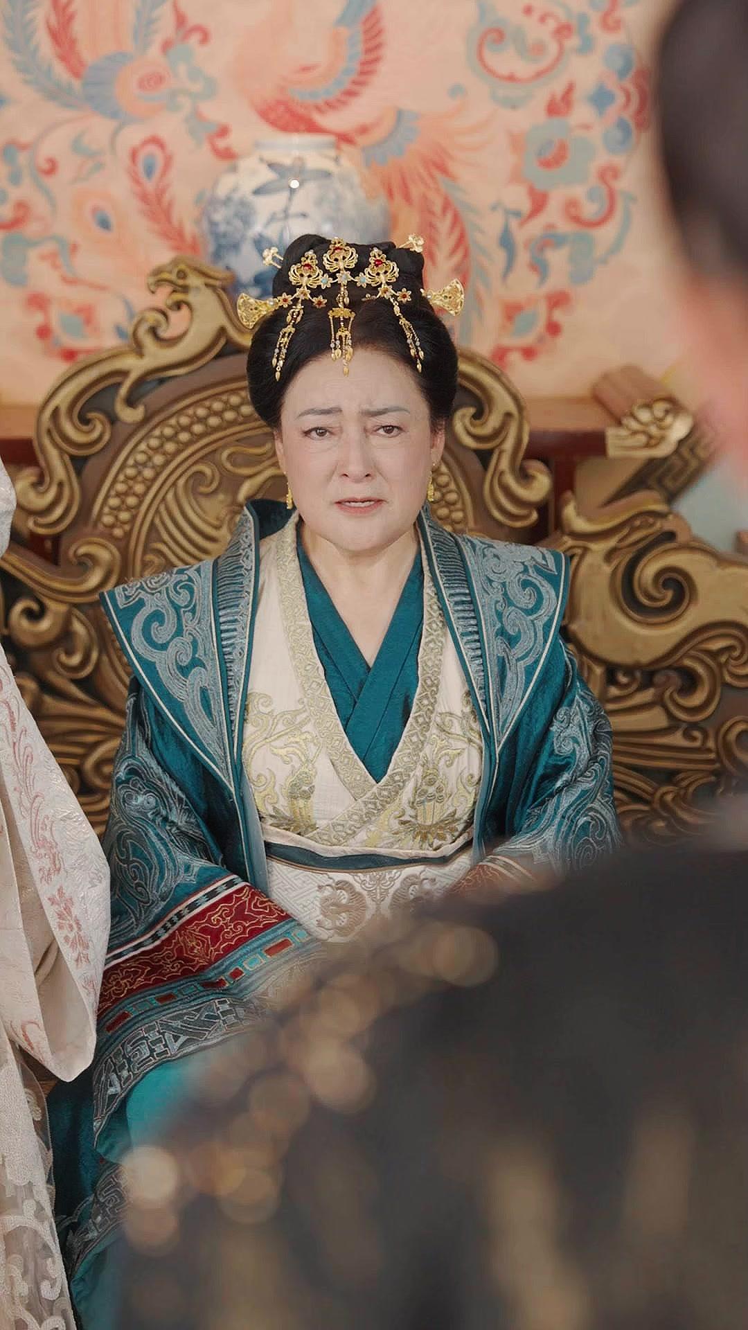 Your Majesty… I’m Just a Courtesan!