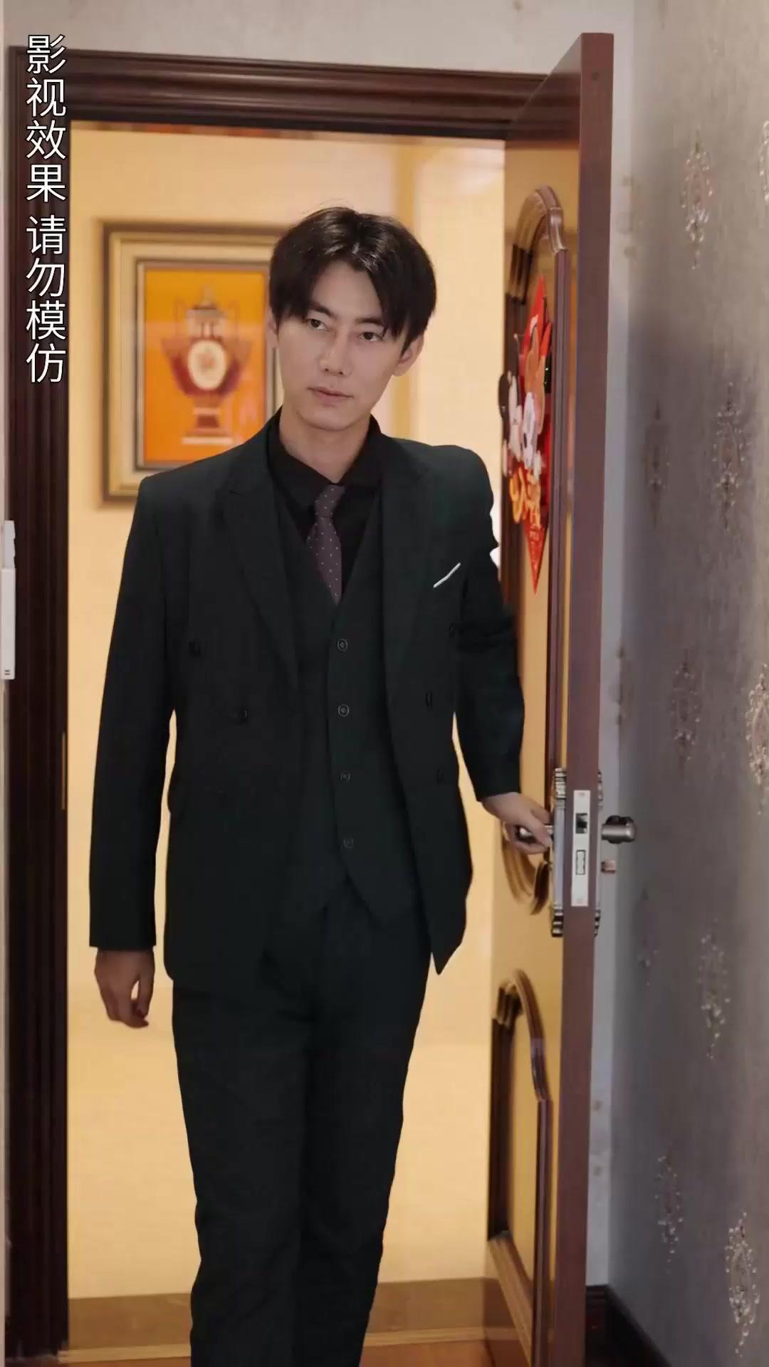 Setelah Putus, Aku Jadi Kekasih Pamannya